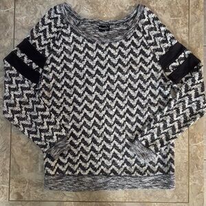 Cruel Gray and White Chevron Knit Sweater Size L